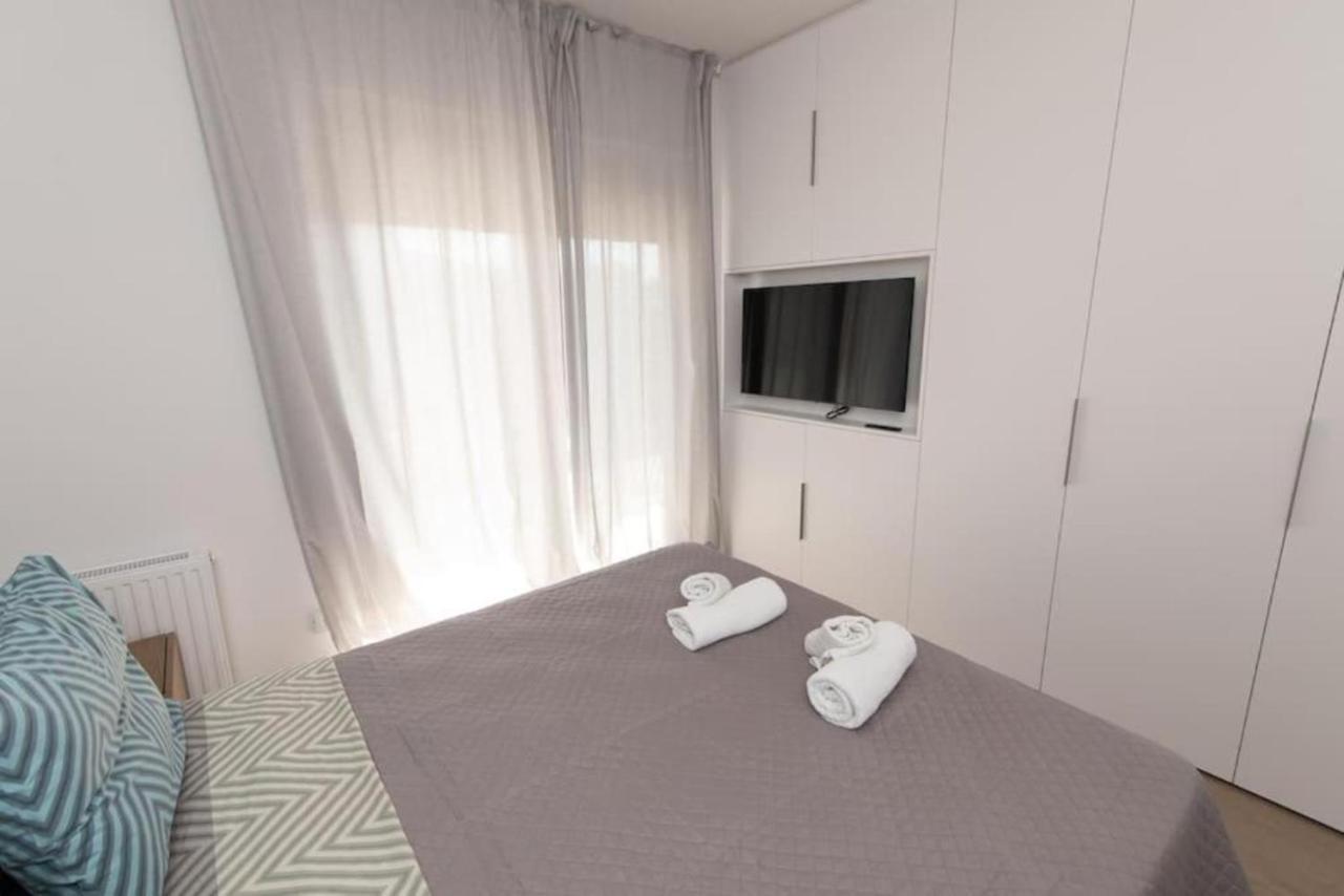 Modern Apartment Close To Athens City Center Exterior photo