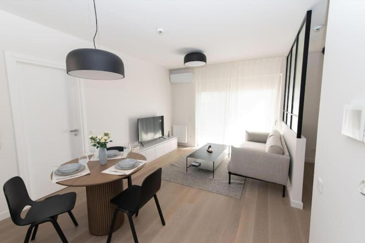 Modern Apartment Close To Athens City Center Exterior photo